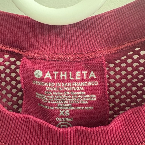 Athleta Oxygen Laser Cut Tank in Mulberry Size XS - Picture 7 of 15